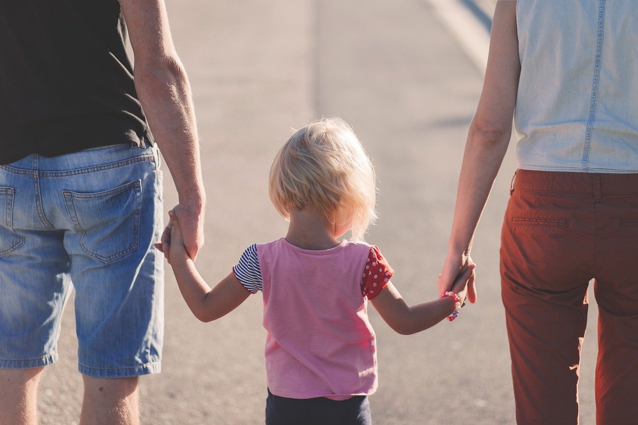 affection, beach, parents